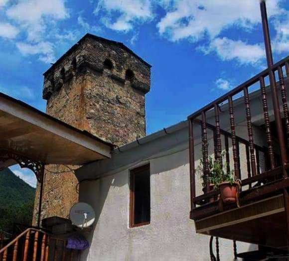 Sunny Hotel Mestia Bagian luar foto