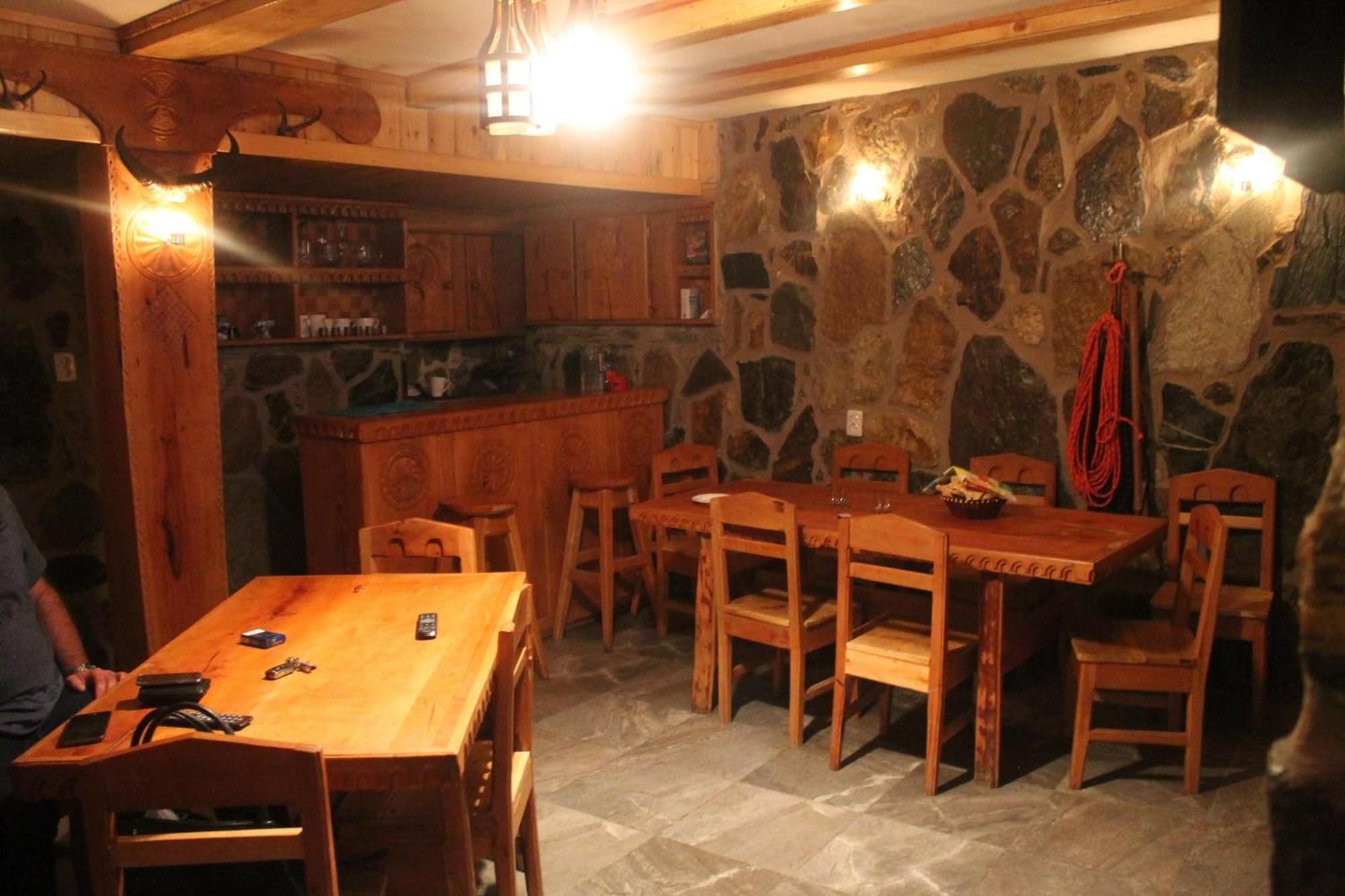 Sunny Hotel Mestia Bagian luar foto