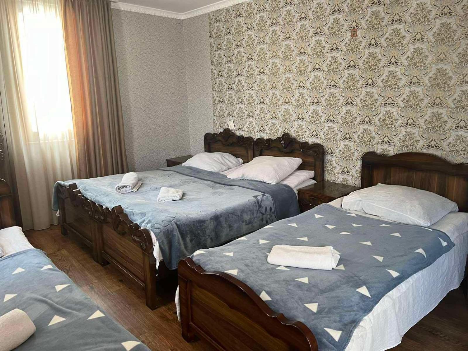 Sunny Hotel Mestia Bagian luar foto