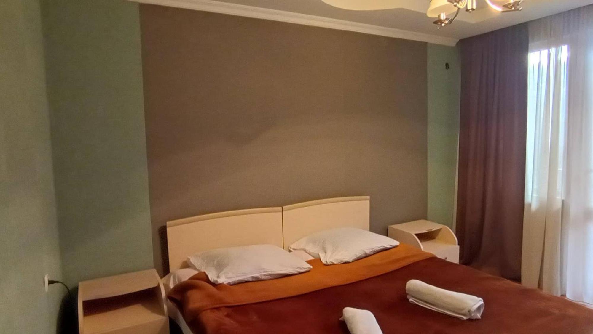 Sunny Hotel Mestia Bagian luar foto